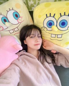 Murase Sae Instagram - #dailylook なんだろな、実家に帰るたびスポンジボブ増えてるんだよな🤔🧽笑