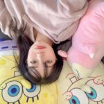 Murase Sae Instagram – #dailylook なんだろな、実家に帰るたびスポンジボブ増えてるんだよな🤔🧽笑