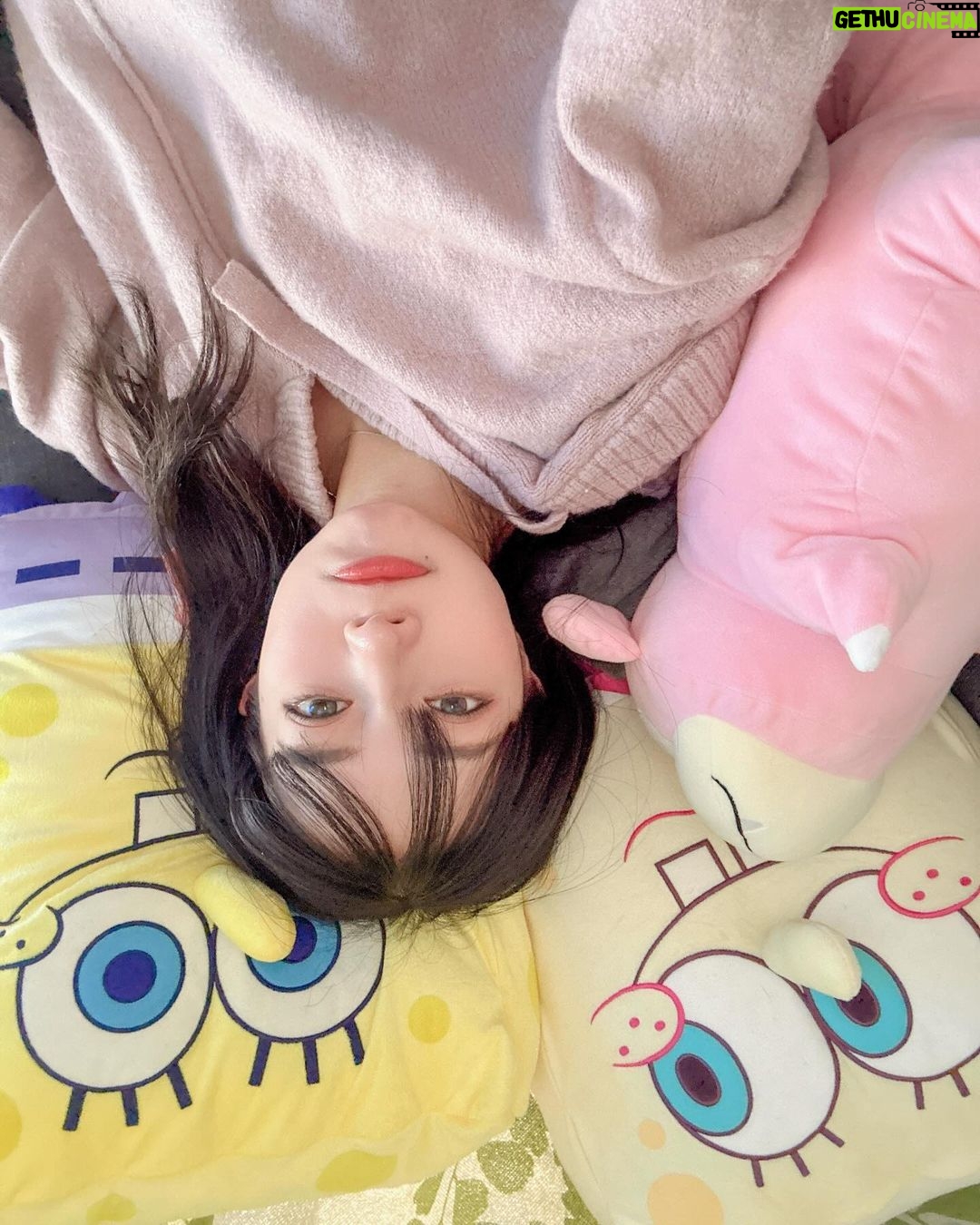Murase Sae Instagram - #dailylook なんだろな、実家に帰るたびスポンジボブ増えてるんだよな🤔🧽笑