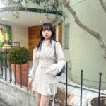 Murase Sae Instagram - #dailylook 明日発売の新作☺︎ ブーツもケーブルで合わせてみた^_^ このセットアップすき💖 コルセット切り替えのトップスは ハイウエストのボトムと着回したくさんしたい🫶🏻 袖の、ぽわんも可愛いシルエットにできました☁️♪ 今人気のカーゴ風のミニスカは 中はパンツ仕様にしてます☺️👌🏻 #ANDGEEBEE #UGG