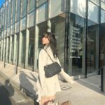 Murase Sae Instagram - #dailylook 明日発売の新作☺︎ ブーツもケーブルで合わせてみた^_^ このセットアップすき💖 コルセット切り替えのトップスは ハイウエストのボトムと着回したくさんしたい🫶🏻 袖の、ぽわんも可愛いシルエットにできました☁️♪ 今人気のカーゴ風のミニスカは 中はパンツ仕様にしてます☺️👌🏻 #ANDGEEBEE #UGG