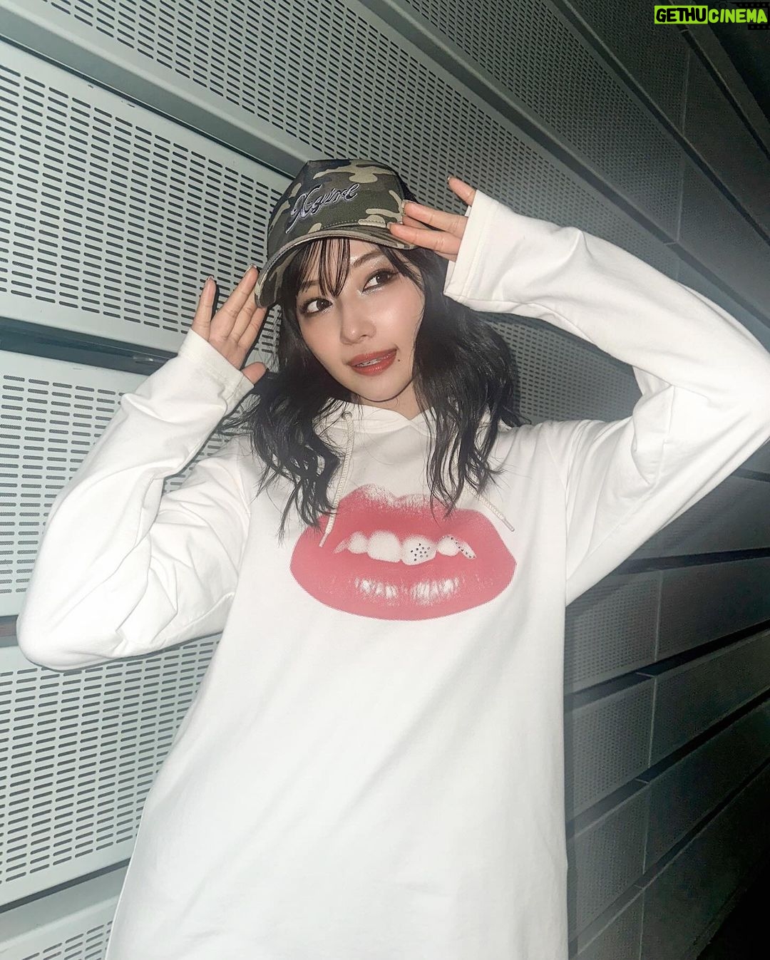 Murase Sae Instagram - #dailylook TGCๅๆญๅฑฑ๐ ไปๅนดใๆฅใใฆๅฌใใใงใ^_^ @xgirljp ใใใจ @azulbymoussy_official ใใใฎในใใผใธ ใใใใจใใใใใพใใ๐ซถ๐ป๐ ใใกใใจใใผใใใใใ่ฆใใฆใใใผ๏ผ๏ผ๏ผ๏ผโจโจ ใปใใจใใซใๅฌใใ๏ผใใใใจใใญ^_^ ใฟใชใใใฎใใใใงๆฅฝใใ๏ผๆฅใซใชใใพใใโค๏ธ ใพใไผใใพใใใใซใ๐ #TGC #ๅๆญๅฑฑ