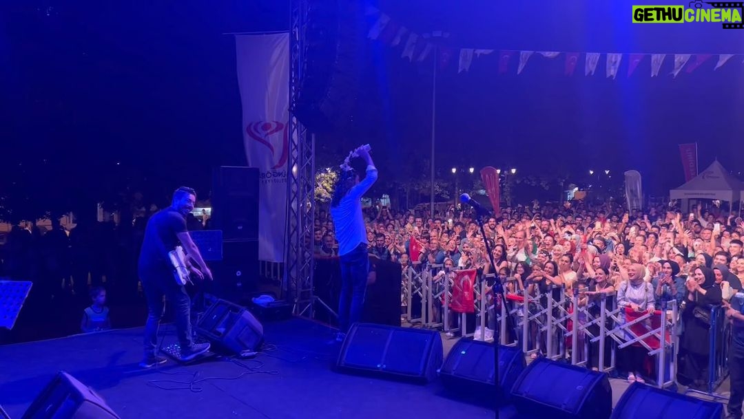 Murat Kekilli Instagram - Bu yılki bütün konserlerin finali 11 Ekim Salı günü İstanbul Kuruçeşme Arena’da gerçekleşecek.Kafa sallamaya doyamayanlar hazır mı?🎸🤘