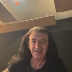 Murat Kekilli Instagram - Akşam saat 21’de büyük sürprize hazır mısınız? 😊🤘🎸
