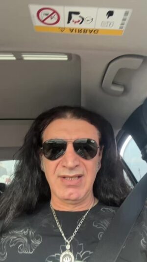 Murat Kekilli Instagram - Sakarya’da konser alanına doğru yola çıktık, geliyoruz.🤘🎸🇹🇷 @sakaryabld @sbbekremyuce