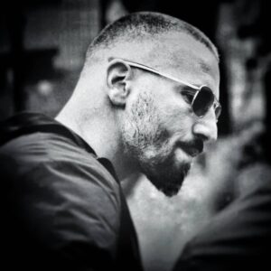 Murathan Muslu Instagram - G

#derguttebulle #frissoderstirb #blackwhite #berlin
