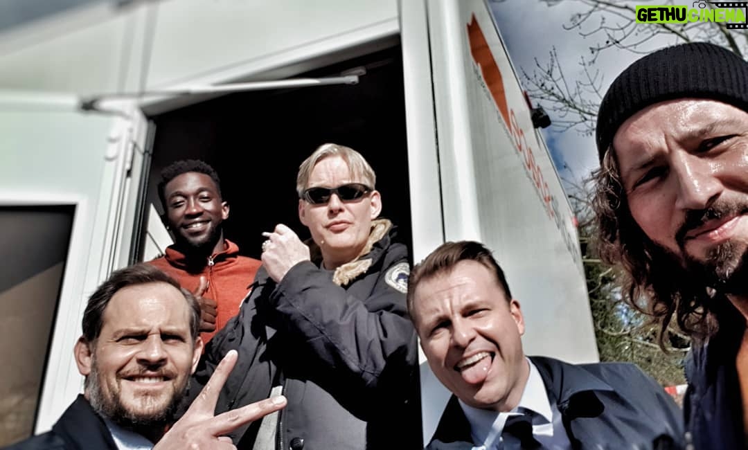 Murathan Muslu Instagram - Cortex - Am Set mit Moritz Bleibtreu - Farbar Dieng - Jörn Anderson - Martin Klempnow #cortex #cinema #2019 @moritzbleibtreu #moritzbleibtreu @farba_dieng #farbardieng #jörnanderson @martinklempnow #martinklempnow Hamburg, Germany