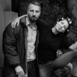 Murathan Muslu Instagram - Mit der grandiosen Martina Ebm am Set Foto by Bernhard Schir - Danke Bernhard @ebmmartina #martinaebm #bernhardschir #bnw #blackandwhite #filmset #leica #illegal #backstage #vienna #stockerau #2018 Stockerau