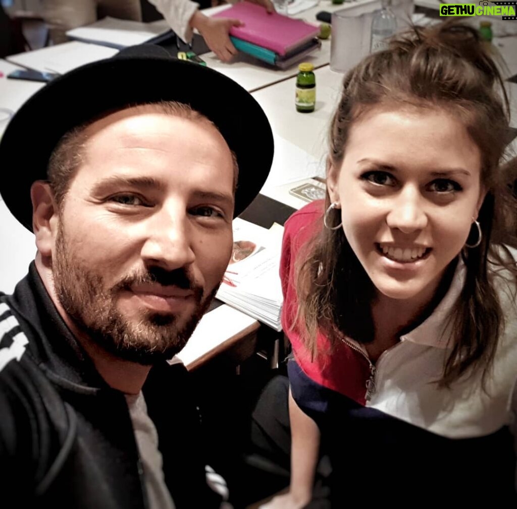 Murathan Muslu Instagram - Leseprobe für die...? - - mit der lieben Alina Schaller - Sept 2018 - @alinaxsophia #alinaschaller #leseprobe #freigeist #tv #actors #frontline #movie Vienna, Austria