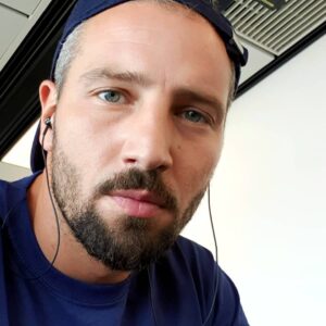 Murathan Muslu Instagram - 7 Weeks - Bulgaria Drückt mir die Daumen #newfilm #kino #cinema #drama #thriller #ninahoss #vienna #bulgaria Flughafen Wien - Vienna Airport