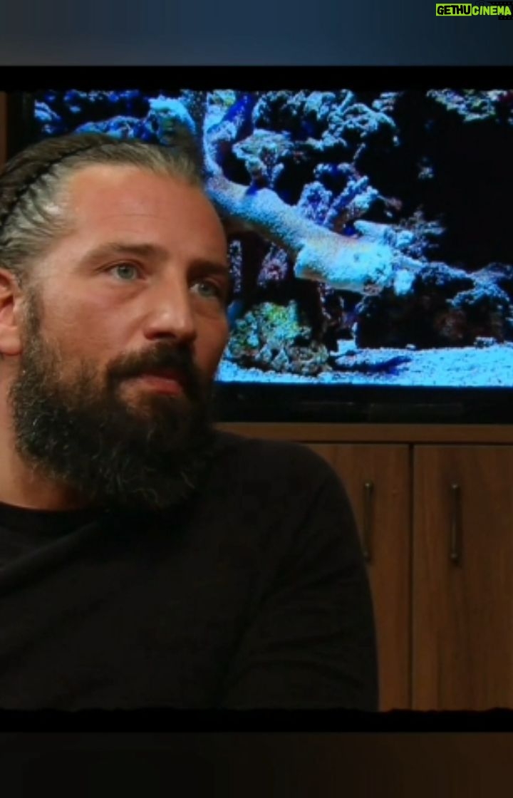 Murathan Muslu Instagram - Murathan Muslu als Gast bei den beiden Gag-Genies Christoph Grissemann und Dirk Stermann in der renommierten Late Night Show "Willkommen Österreich". Präsentiert wird sein neuer Film "H I N T E R L A N D" unter der Regie von Oscar-Preisträger Stefan Ruzowitzky (@struzow) der ab 8. Oktober 2021 in den Kinos läuft. "Bedanken möchte ich mich herzlichst bei Willkommen Österreich und speziell bei Christoph und Dirk für ihren Support und ihre Einladung und diesen wunderbaren Abend" @willkommen_oesterreich @orf @agenturkelterborn @freibeuterfilm @constantinfilm_oesterreich