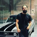 Murathan Muslu Instagram - Mit unserer grandiosen Producerin Anna Ruzowitzky (@annaruzowitzky ) und unter der Regie von Markus Gasser (@markus__gasser) und Kamera-Genie Philipp Hafner (@_philipphafner), ist unser erster Musik-Film im Kasten. Künstler "Ben Saber" (@bensaber_official) performed auf den Beatz von "Rio Ma" und den live Instrumenten von "Kai Davis" (@kaidavismusic ) mit einer unglaublichen Power und ich freue mich jetzt schon über eure baldigen Resonanzen. Mit meinem Label "Sua Kaan Music" streben wir nach neuartigen Klangfarben und Impulsen. Dabei katapultieren wir die 80er Vibes wieder zurück in die Gegenwart. Ich bedanke mich beim ganzen Team vom Herzen. Ihr seit Unglaublich. Special Thanks an die Firma @das_rund, @light.weight.stefan, @arri_rental, @4youreye_projection_art ohne die, dieses Projekt technisch nicht zu meistern gewesen wäre und natürlich auch an Stefan, der uns diesen wunderschönen Mustang für unser Werk zur Verfügung gestellt hat. Last but not Least auch an die Bikerkünstler von den @official_vipers_ mit @milosgsxr + den Kollegen von den @riding.spartans. Big Thanks. To be Continued...
