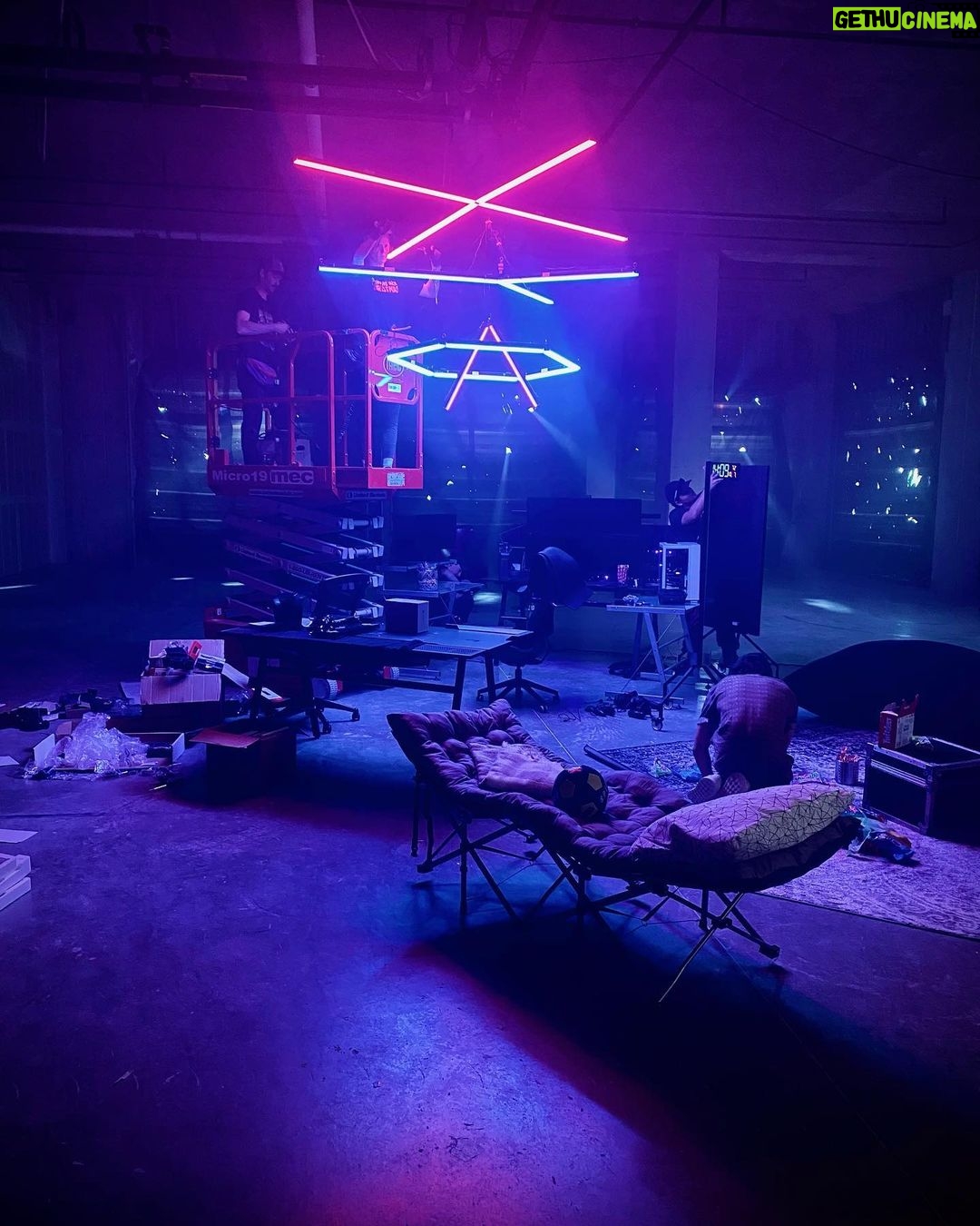 Myles Erlick Instagram - π₯π₯π¬ #MatterOfTime #FeatureFilm @mediajuicestudios @jeremysnead @chrisbstacey π·: @robynkcampbell β’ β’ β’ β’ #film #movie #motion #actor #dallas #texas #charlie #lifestyle #insta #explore Dallas, Texas