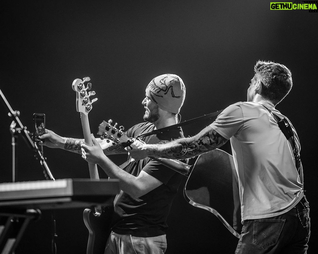 Myles Erlick Instagram - Some BTS from the OLG Stage at Fallsview Casino🔥 • • • 📷: @walkerviewphoto #country #music #live #show #casino #olgstage #countrymusic #producer #rock #lifestyle #explore