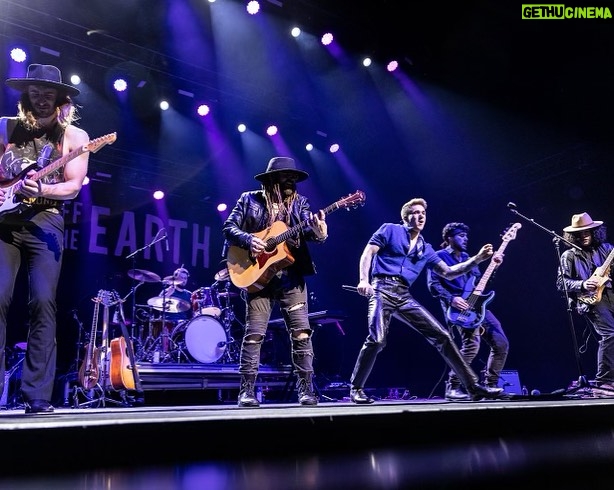 Myles Erlick Instagram - Few more highlights from this past weekend, still on a high🔥 • • • 📷: @walkerviewphoto #olgstage #country #music #rock #performance #liveshow #musician #lifestyle #explore #newincountry #nashville #toronto OLG Stage at Fallsview Casino