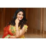 NAKSHATRA TRINAYANI Instagram - Look at the world with all the love you have & be ready to be surprised 😍❤️🧚‍♀️ . . . . . #thursdaythoughts #loveall #selflove #innerpeace #innerbeauty #smileforyourself #happiness #loveyourself #photoshoot #diva #favoriteperson #happysoul #ahaott