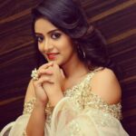 NAKSHATRA TRINAYANI Instagram - #Nakshatra#celebrity #tollywoodactress #Rajdooth#movie#prerelease#event#happy 😅 Hyderabad