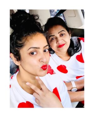 NAKSHATRA TRINAYANI Instagram - Cute me cute mom 💕
.
.
.
#nakshatra
#me #mom #cutegirls😘
