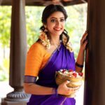 NAKSHATRA TRINAYANI Instagram - Telugudanam 🥰 . . PC @shareefnandyala Makeup @naidu_makeup_studio Hair @bhanu_makeup_hairstylist . . #nak #being #traditional #smart