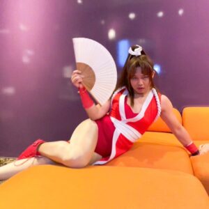 Tinana Master Instagram - （最後一張最美）
我是不知火舞的妹妹  #不知羞恥火舞 
這次擔任企業春酒主持，企業Dress code主題是電玩風，於是就扮演了不知火舞，真的要拋下羞恥心才敢穿這套衣服主持整晚活動。但我還是覺得自己很美

這次主持學習到很多，活動尚未開始前，全場一直有類似玩雲霄飛車的歡呼聲，徹底感受到企業的熱情，而總經理一上台後，每一位同仁的鼓掌歡呼也從不間斷，無論是講述目標或者感性面通通都是滿滿的重視與熱血。而Dress code主題，員工們也不開玩笑，有人打扮成『火箭隊』、『俄羅斯方塊』、『星際大戰』，讓我深深感受到什麼叫做用力玩且用力工作，魔鬼的確藏在細節裡，整場活動看得到每一位員工以及主管真心熱愛自己工作，這種感覺真好，我也好愛我的工作，這次春酒主持上了一課，我很感恩，也主持得很過癮，謝謝在場的大家，向你們學習『不只是要做到好，而是要做得卓越』。

#謝謝企業愛用那那