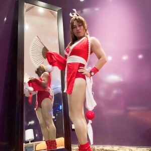 Tinana Master Instagram - （最後一張最美）
我是不知火舞的妹妹  #不知羞恥火舞 
這次擔任企業春酒主持，企業Dress code主題是電玩風，於是就扮演了不知火舞，真的要拋下羞恥心才敢穿這套衣服主持整晚活動。但我還是覺得自己很美

這次主持學習到很多，活動尚未開始前，全場一直有類似玩雲霄飛車的歡呼聲，徹底感受到企業的熱情，而總經理一上台後，每一位同仁的鼓掌歡呼也從不間斷，無論是講述目標或者感性面通通都是滿滿的重視與熱血。而Dress code主題，員工們也不開玩笑，有人打扮成『火箭隊』、『俄羅斯方塊』、『星際大戰』，讓我深深感受到什麼叫做用力玩且用力工作，魔鬼的確藏在細節裡，整場活動看得到每一位員工以及主管真心熱愛自己工作，這種感覺真好，我也好愛我的工作，這次春酒主持上了一課，我很感恩，也主持得很過癮，謝謝在場的大家，向你們學習『不只是要做到好，而是要做得卓越』。

#謝謝企業愛用那那