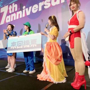Tinana Master Instagram - （最後一張最美）
我是不知火舞的妹妹  #不知羞恥火舞 
這次擔任企業春酒主持，企業Dress code主題是電玩風，於是就扮演了不知火舞，真的要拋下羞恥心才敢穿這套衣服主持整晚活動。但我還是覺得自己很美

這次主持學習到很多，活動尚未開始前，全場一直有類似玩雲霄飛車的歡呼聲，徹底感受到企業的熱情，而總經理一上台後，每一位同仁的鼓掌歡呼也從不間斷，無論是講述目標或者感性面通通都是滿滿的重視與熱血。而Dress code主題，員工們也不開玩笑，有人打扮成『火箭隊』、『俄羅斯方塊』、『星際大戰』，讓我深深感受到什麼叫做用力玩且用力工作，魔鬼的確藏在細節裡，整場活動看得到每一位員工以及主管真心熱愛自己工作，這種感覺真好，我也好愛我的工作，這次春酒主持上了一課，我很感恩，也主持得很過癮，謝謝在場的大家，向你們學習『不只是要做到好，而是要做得卓越』。

#謝謝企業愛用那那