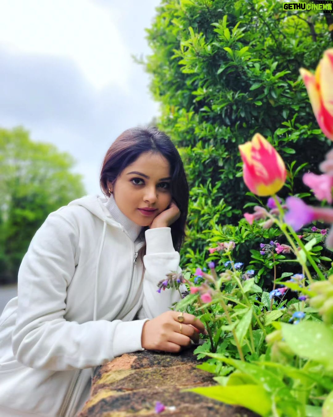 Nabanita Das Instagram - Every flower blooms in its own time..🌷 #motivation #londontrip #vacationmode Aldershot England UK