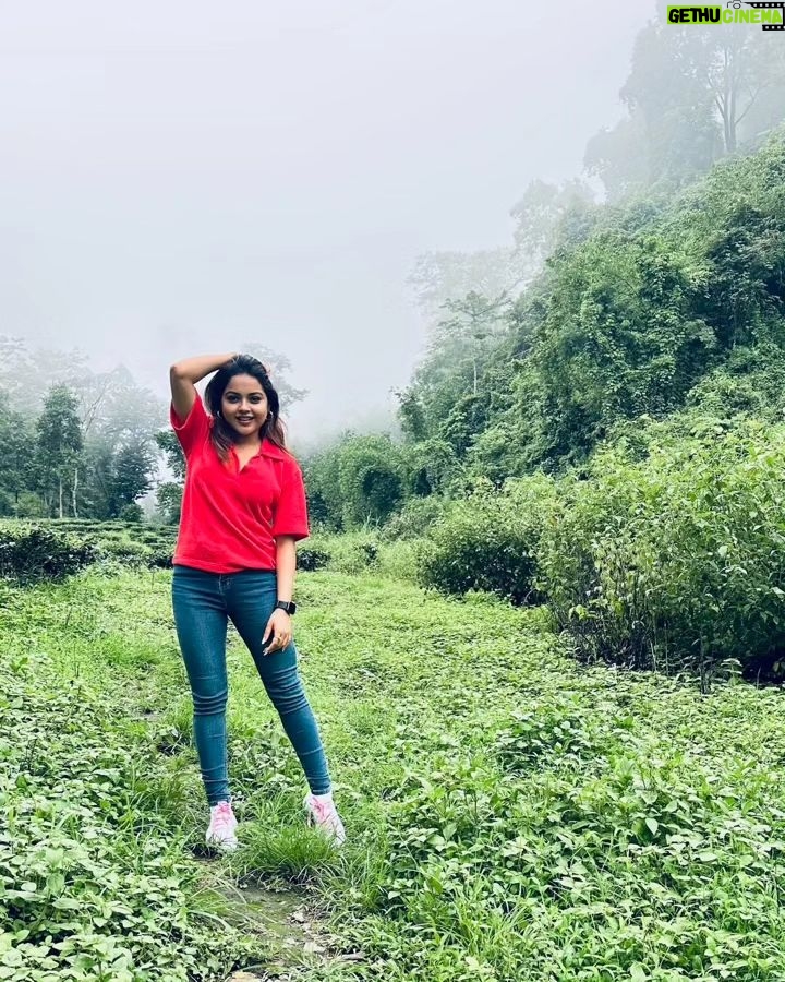 Nabanita Das Instagram - Monsoon rains and......❤️💦☘️