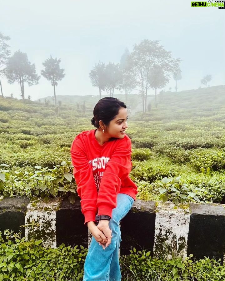 Nabanita Das Instagram - Monsoon rains and......❤️💦☘️