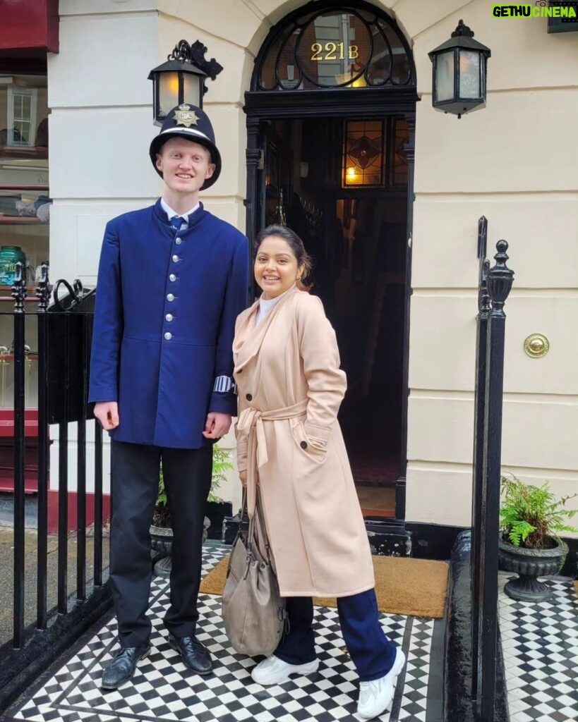 Nabanita Das Instagram - OH THE PLACES!!! #explore #londontrip #piccadillycircus #oxfordstreet #bakerstreet #vacationmode Baker Street, London