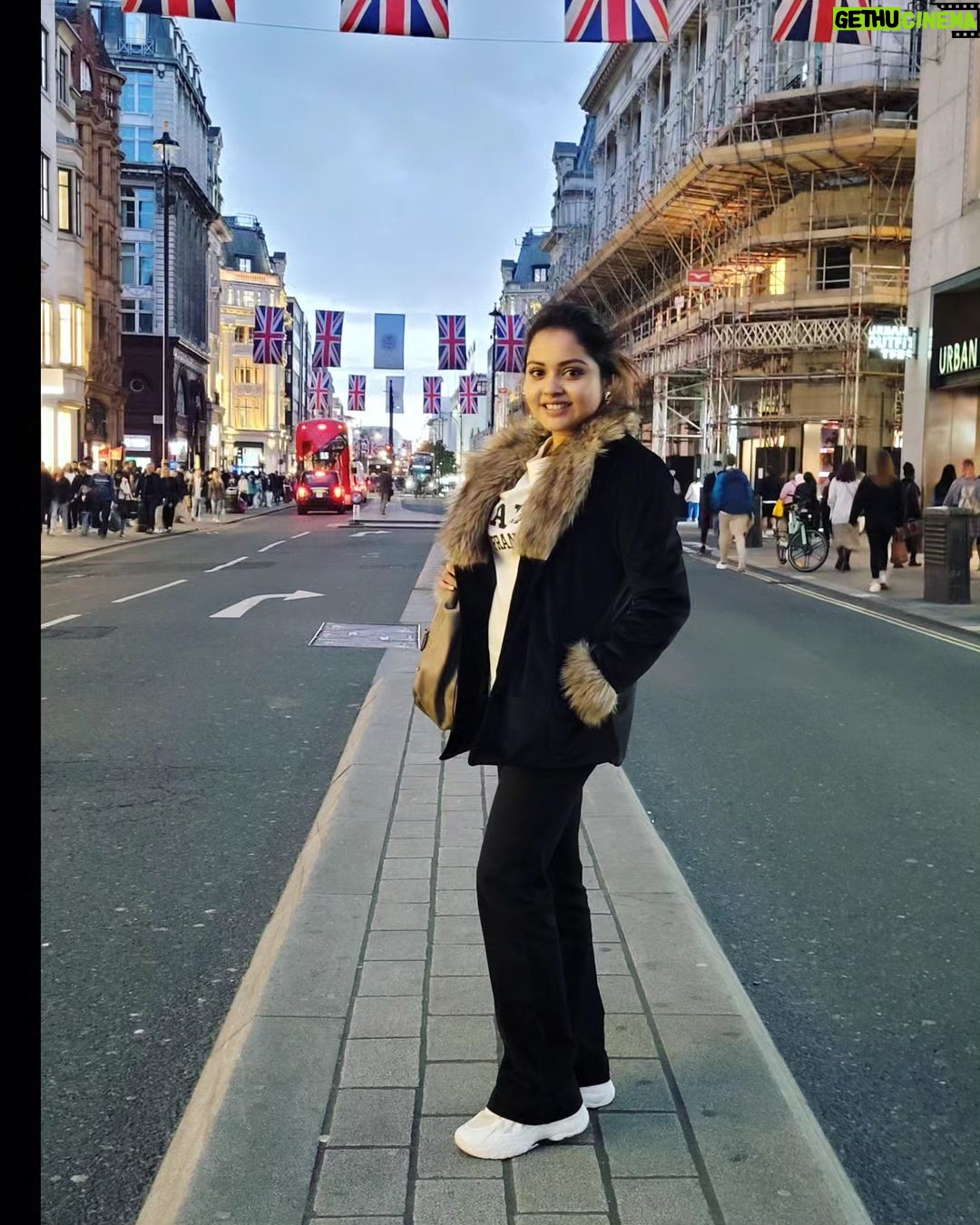 Nabanita Das Instagram - These are some of Britain's street decorations for King Charles' Coronation..👑 #kingcoronationday Oxford Circus