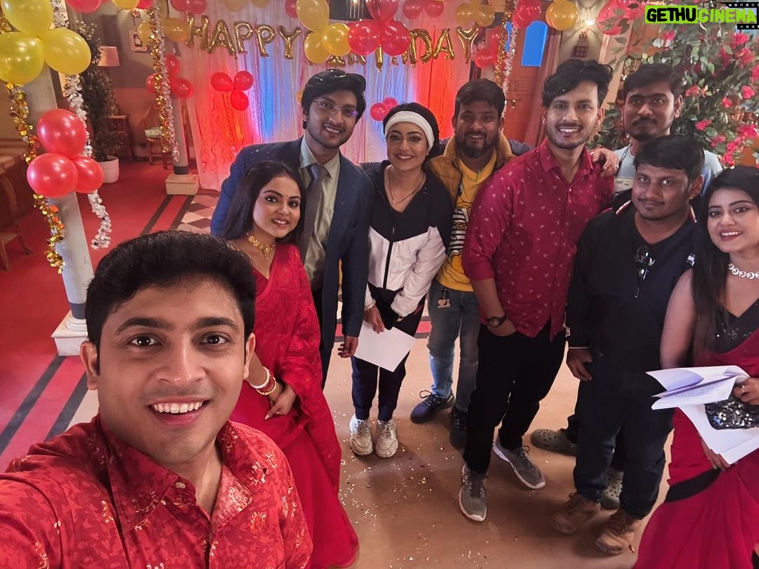 Nabanita Das Instagram - শেষ হোলো আরও একটি অধ্যায়…. শুধু পরে রইলো অনেক… অনেক স্মৃতি…❤️❤️ @eko_taa @myselfsubhro @sunbanglaofficial @raja.goswami007 #biyerfool
