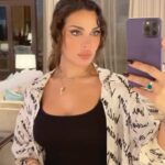 Nadine Njeim Instagram - حبيت انه قطع ورايي عادي ولا انتبه 🤷‍♀️ بس المهم حلو المكياج ؟ شو رأيكم #نادين_نسيب_نجيم