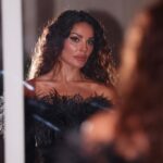 Nadine Njeim Instagram - Look in the mirror 🪞 that’s your competition 😎 #nadinenassibnjeim #نادين_نسيب_نجيم #السعودية #العراق #الاردن #مصر #الامارات #الكويت #تونس #المغرب #الجزائر #ليبيا #سوريا