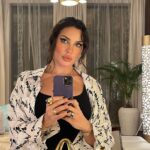 Nadine Njeim Instagram - حبيت انه قطع ورايي عادي ولا انتبه 🤷‍♀️ بس المهم حلو المكياج ؟ شو رأيكم #نادين_نسيب_نجيم