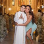 Nadine Njeim Instagram - Congratulations my love 💚 Custom made dress @glamoda.style Hair @victorkeyrouz Makeup by NADINE Flowers @ronibassil Concept @eyecandy_events Table dessert @le43catering Table set , chocolate , and design @sincerelyyourslb Photo and video @pulseproduction #nadinenassibnjeim #نادين_نسيب_نجيم