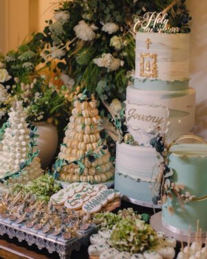 Nadine Nassib Njeim Instagram - Congratulations my love 💚

Custom made dress @glamoda.style 
Hair @victorkeyrouz 
Makeup by NADINE 
Flowers @ronibassil 
Concept @eyecandy_events 
Table dessert @le43catering 
Table set , chocolate , and design @sincerelyyourslb 

Photo and video @pulseproduction 

#nadinenassibnjeim #نادين_نسيب_نجيم