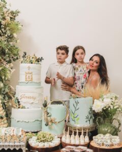 Nadine Njeim Instagram - Congratulations my love 💚 Custom made dress @glamoda.style Hair @victorkeyrouz Makeup by NADINE Flowers @ronibassil Concept @eyecandy_events Table dessert @le43catering Table set , chocolate , and design @sincerelyyourslb Photo and video @pulseproduction #nadinenassibnjeim #نادين_نسيب_نجيم