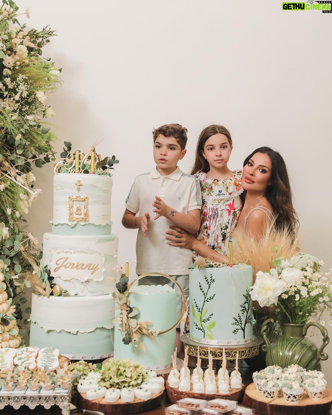 Nadine Nassib Njeim - 364.2K Likes - Congratulations my love 💚
Custom made dress @glamoda.style
Hair @victorkeyrouz
Makeup by NADINE
Flowers @ronibassil
Concept @eyecandy_events
Table dessert @le43catering
Table set , chocolate , and design @sincerelyyourslb
Photo and video @pulseproduction
#nadinenassibnjeim #نادين_نسيب_نجيم