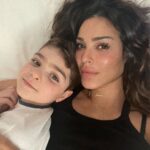 Nadine Njeim Instagram - Me and my hero 🦸‍♀️ يؤبرني انا خدودك 🥹 #نادين_نسيب_نجيم #NNN #nadinenassibnjeim