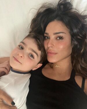 Nadine Nassib Njeim Instagram - Me and my hero 🦸‍♀️ يؤبرني انا خدودك 🥹 #نادين_نسيب_نجيم #NNN #nadinenassibnjeim