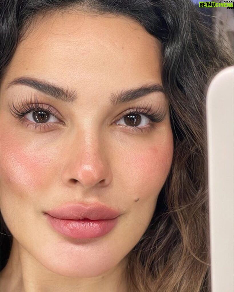 Nadine Njeim Instagram - No make up make up is my everyday secret , using my own product for a soft touch of glow 🌟lip to cheek 💋💄🤫 can’t wait for you to try it. COMING SOON 🔜 #nadinenassibnjeim #نادين_نسيب_نجيم