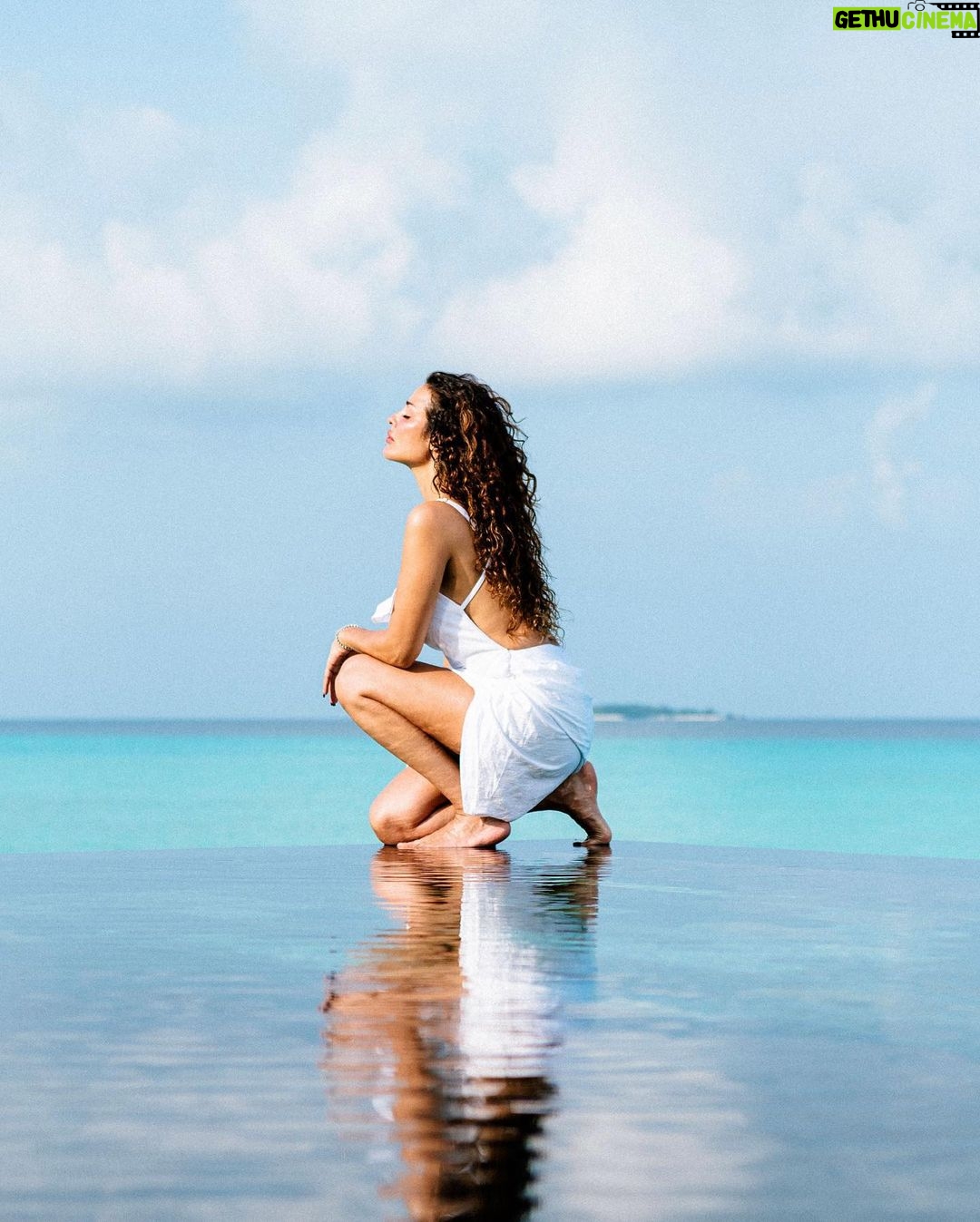 Nadine Nassib Njeim - 275.9K Likes - Sky above , sand below , peace within…
Never bored in the Maldives
Thank you @ooreethirah @ooresorts for making our vacation so special 💖👙🙌🏼
#nadinenassibnjeim #نادين_نسيب_نجيم