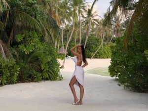 Nadine Nassib Njeim Instagram - I followed my heart and it took me all the way to the Maldives , a place of Heaven on earth 🐠🐬🐳🐙🦀🍉
@ooreethirah 
#nadinenassibnjeim 
#نادين_نسيب_نجيم