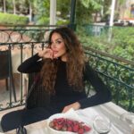 Nadine Njeim Instagram - Helloooo 🥰❤️🍎🍓🍉🍒 #nadinenassibnjeim #نادين_نسيب_نجيم كيف قضيتوا العيد ؟ وين رحتوا خبروني ؟ وبرجع بعايدكم كمان مرة وينعاد عليكم وعلى كل محبينكم بالبركة والصحة 🥰