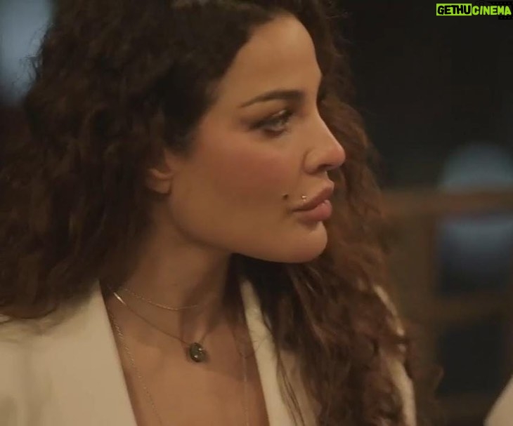 Nadine Nassib Njeim - 213.8K Likes - خبروني كيف لقيتوا اول ٣ حلقات لحد هلىء ؟ عطوني رأيكم 🥰 #وأخيرا #رمضان_يجمعنا #رمضان_كريم #رمضان_٢٠٢٣ #نادين_نسيب_نجيم