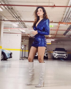 Nadine Nassib Njeim Instagram - Blue is for confidence 💙 #nadinenassibnjeim #نادين_نسيب_نجيم