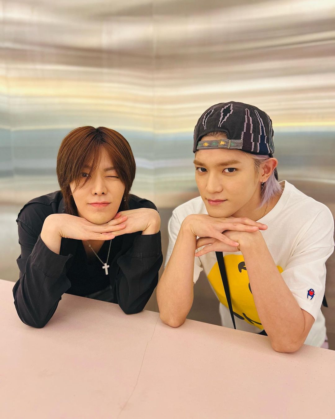 Nakamoto Yuta Instagram - 친구가 새로운 하트를 알려줬어요 ❤️