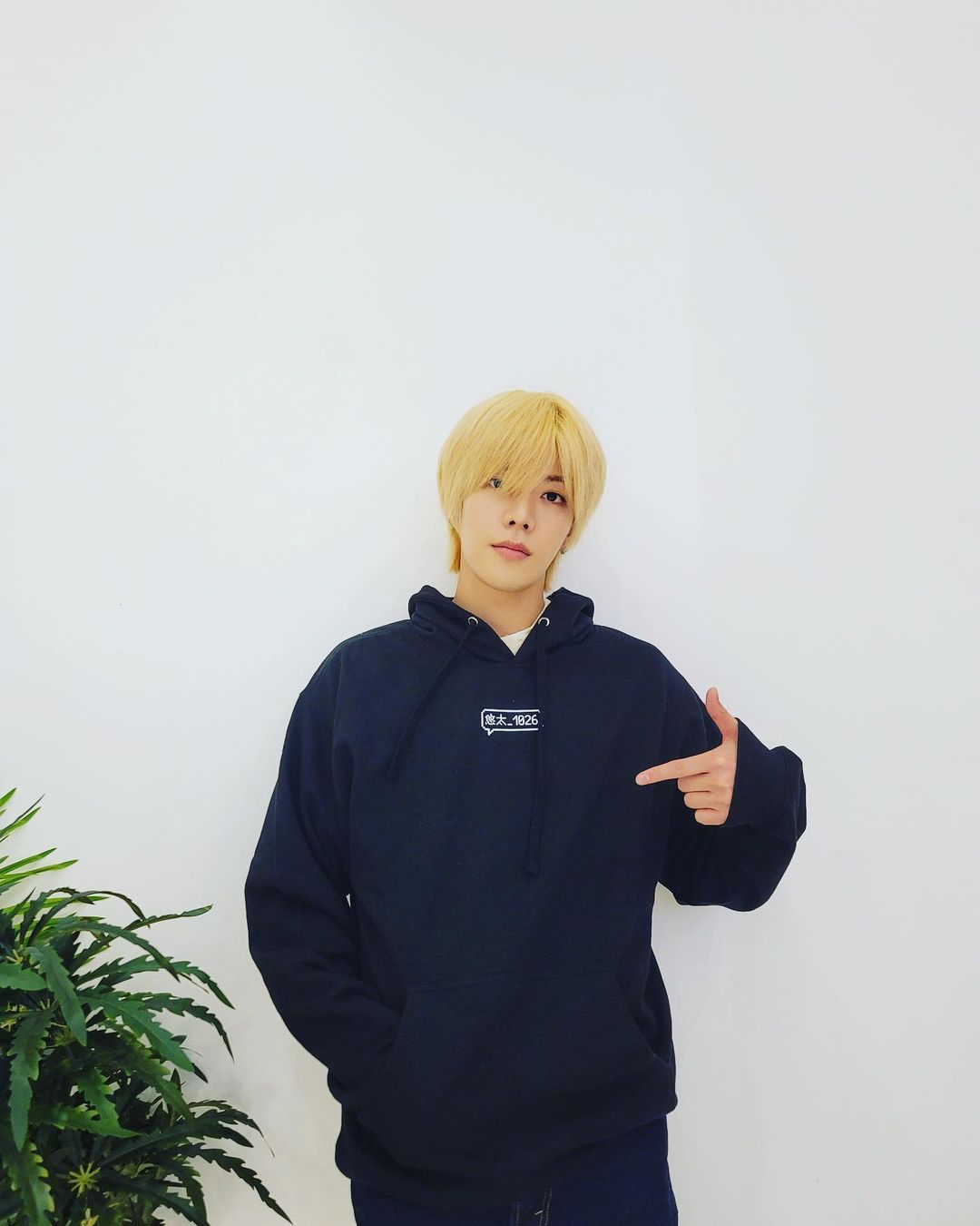 Nakamoto Yuta Instagram - #capsulebyNCT127 @capsulebynct127 @represent nct127.shop + 항상 고마워용~~^^