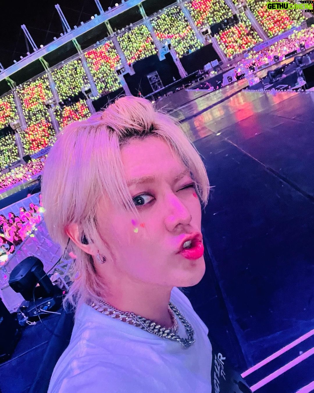 Nakamoto Yuta Instagram - Thank you for giving us nothing but happiness for 2 straight days! It was really really hot !! We promise we’ll come again!❣️❣️